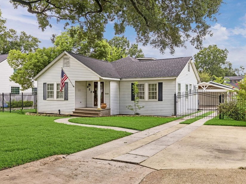 327 W 31st Street, Houston TX 77018