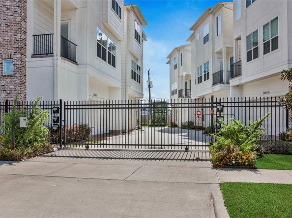 2004 Rosedale Street A, Houston TX 77004