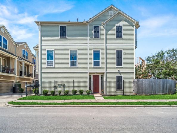 2613 Link Road, Houston TX 77009