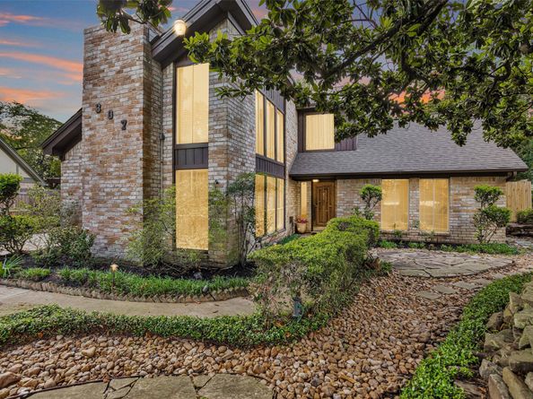 307 Prince Of Wales Street, Conroe TX 77304