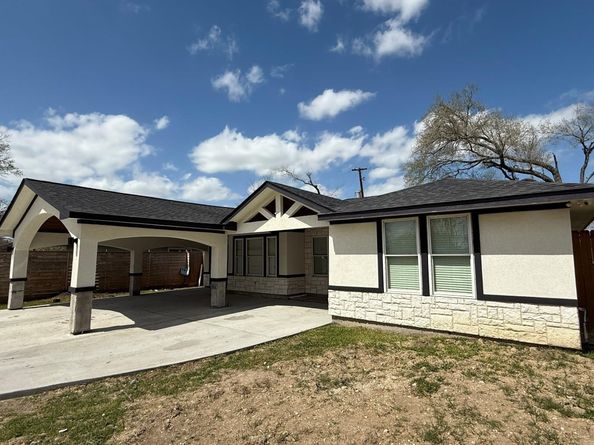 5715 Belarbor Street, Houston TX 77033