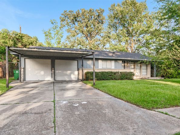 10502 Royal Oaks Drive, Houston TX 77016