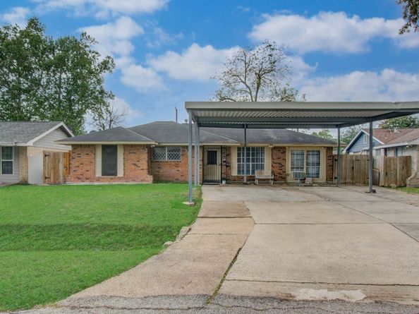 9223 Rockcliff Drive, Houston TX 77037