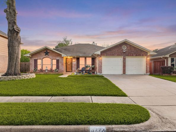 8227 Squires Place Drive, Houston TX 77083