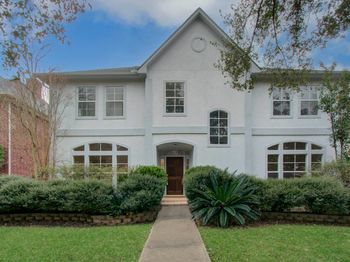 5425 Loch Lomond Drive