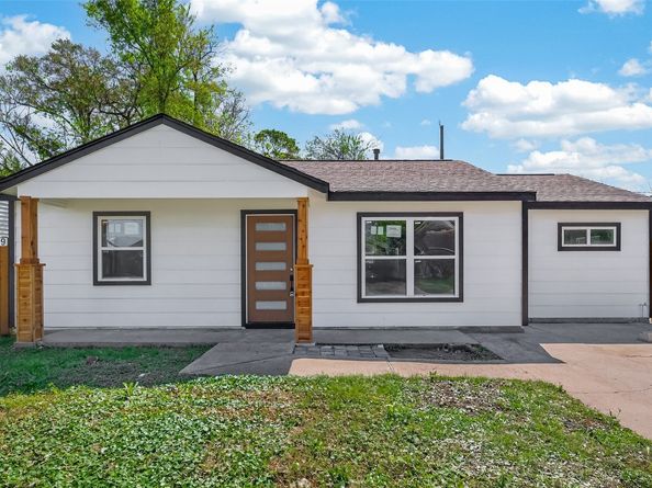 3209 McCrarey Drive, Houston TX 77088