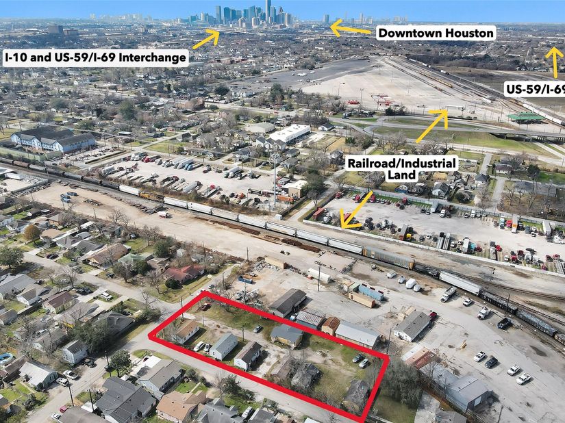 5817 Downing Street, Houston TX 77020