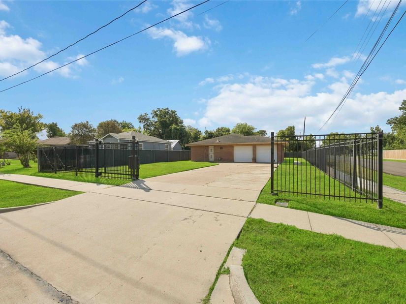 6202 Crane Street, Houston TX 77026