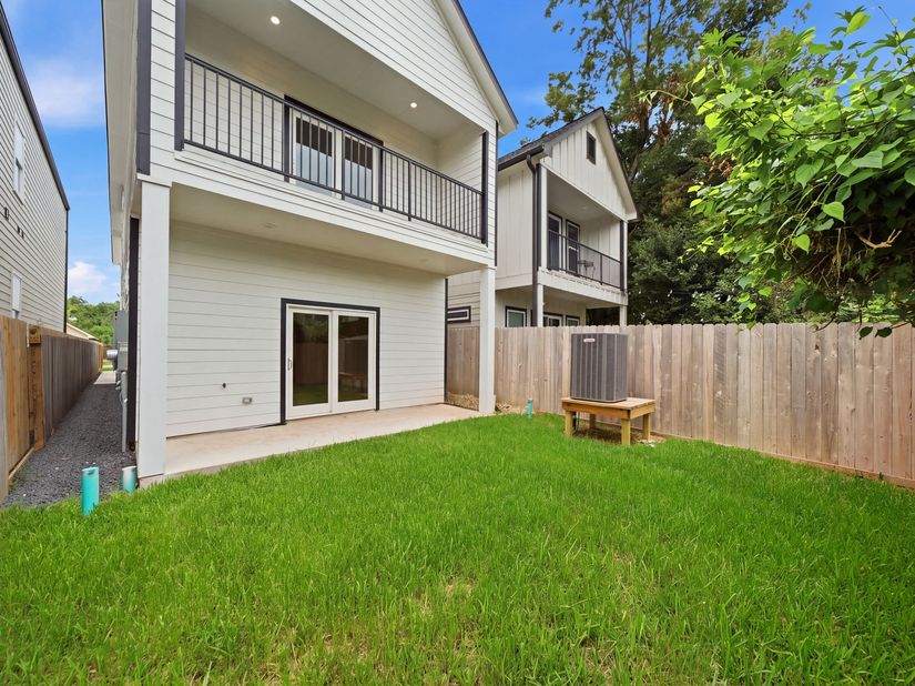 414 E 34th Street, Houston TX 77018