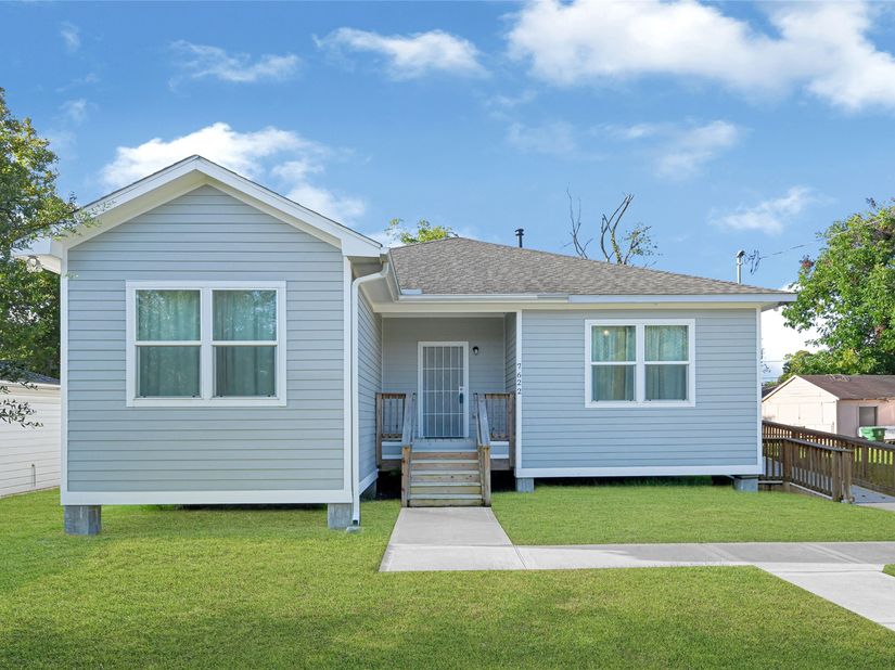 7622 Touchstone Street, Houston TX 77028