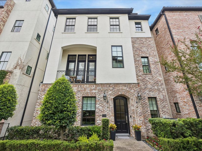 1208 Mosaico Lane, Houston TX 77055