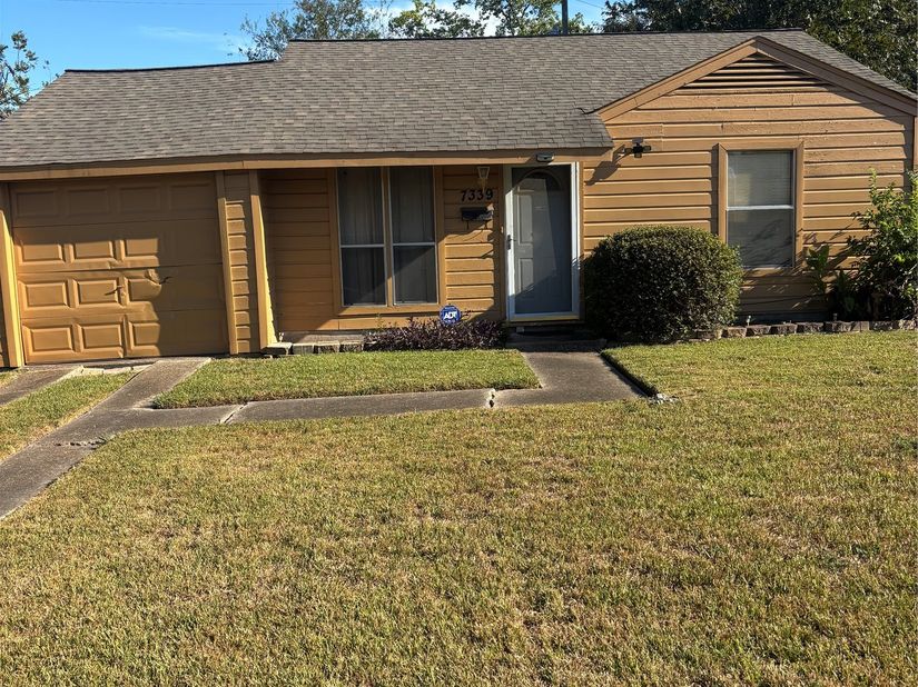 7339 Okinawa Road, Houston TX 77033