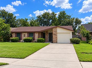 3711 Heatherbrook Drive