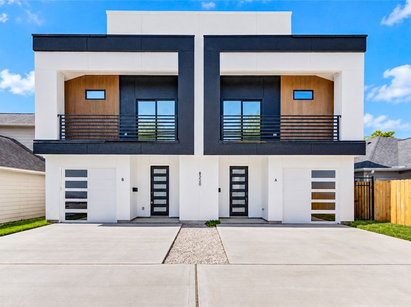 8220 Gladstone Street A/B, Houston TX 77051