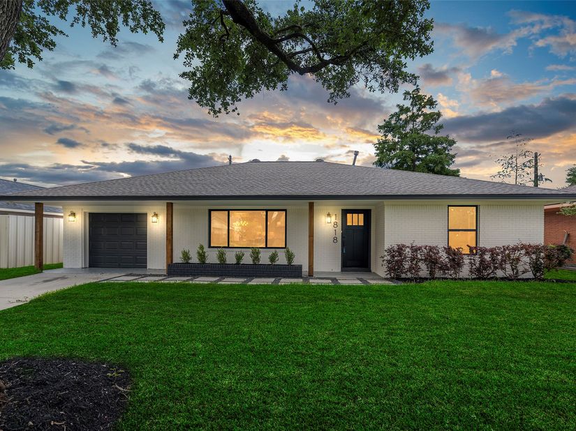 1818 Watercrest Drive, Houston TX 77008