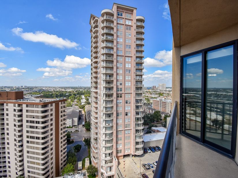 3350 Mccue Road 1801, Houston TX 77056