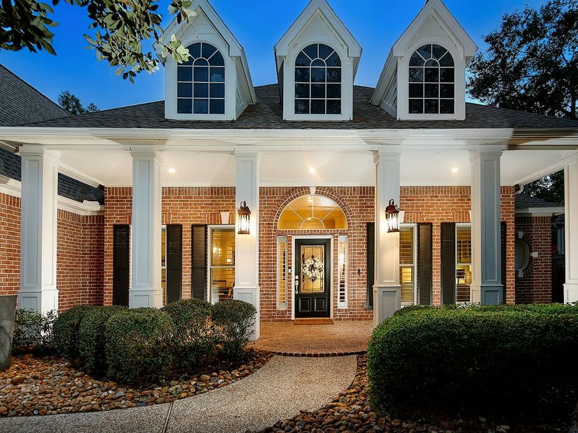 27 Acorn Cluster Court, The Woodlands TX 77381