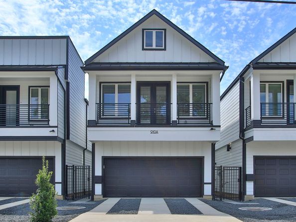 910A W 21st Street, Houston TX 77008