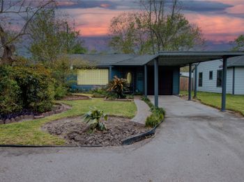 6038 Belcrest Street