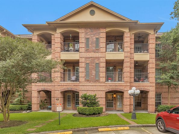 2815 Kings Crossing Drive 102, Houston TX 77345