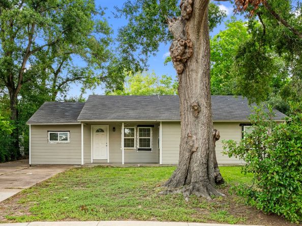 5835 Southseas Street, Houston TX 77033