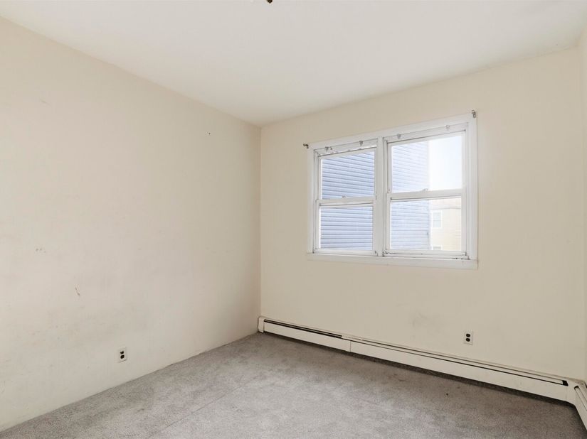 98 West 49th St, Bayonne NJ 07002