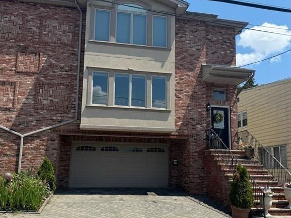 385A Roosevelt St, Fairview NJ 07022