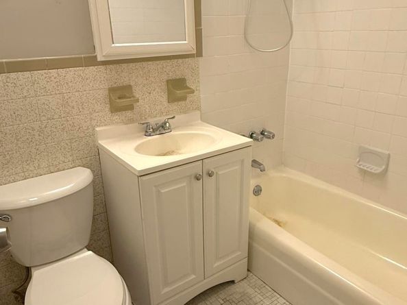 7020 Polk St 4, Guttenberg NJ 07093