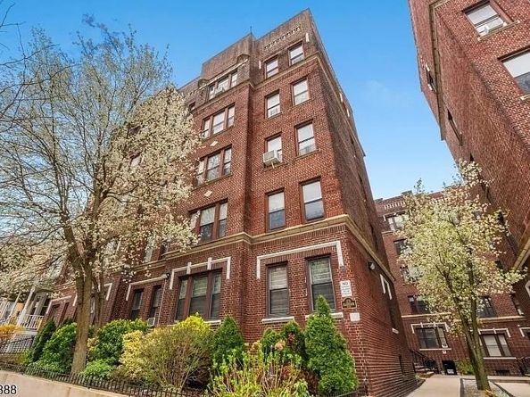 275 Harrison Ave B1, Jersey City NJ 07304