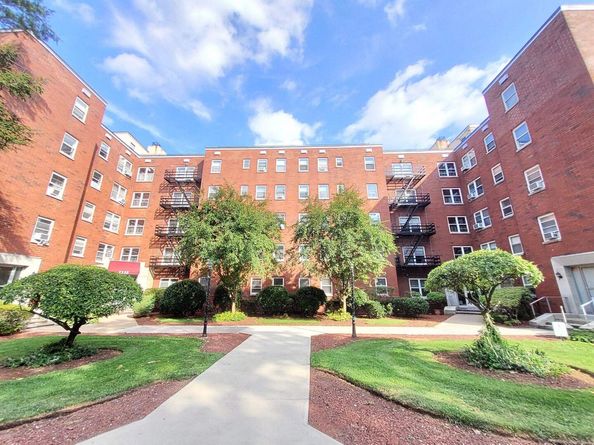 2330 Linwood Ave 2D, Fort Lee NJ 07024