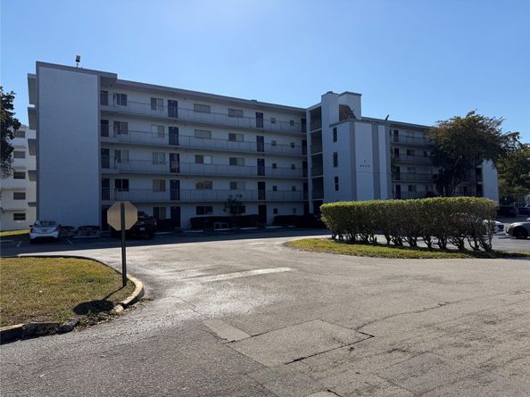 8620 N Sherman Circle 204, Miramar FL 33025