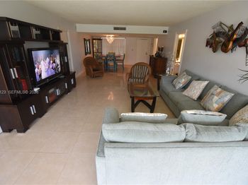 3800 Oaks Clubhouse Drive