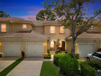 1527 Barrymore Court