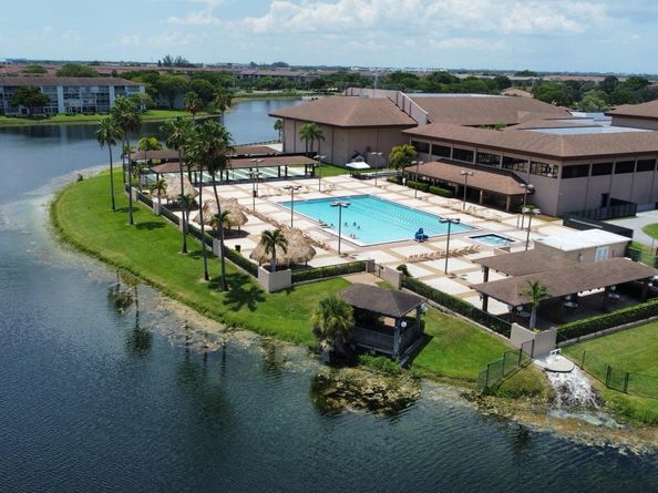 1401 SW 134th Way 307, Pembroke Pines FL 33027