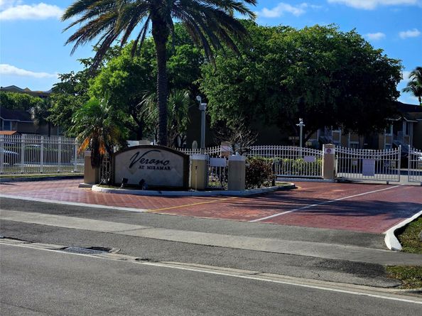 8100 SW 21st Ct 8100, Miramar FL 33025