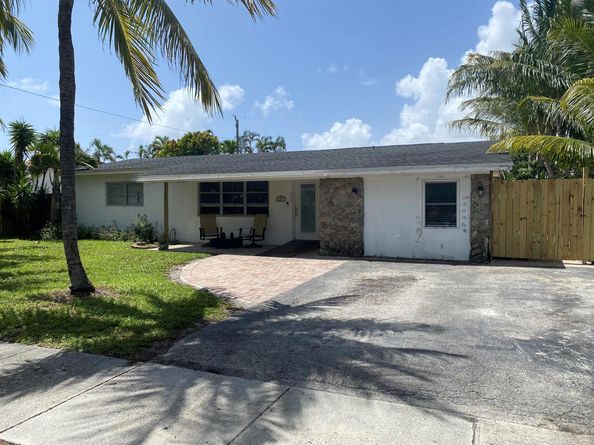 124 SE 11th Street, Deerfield Beach FL 33441