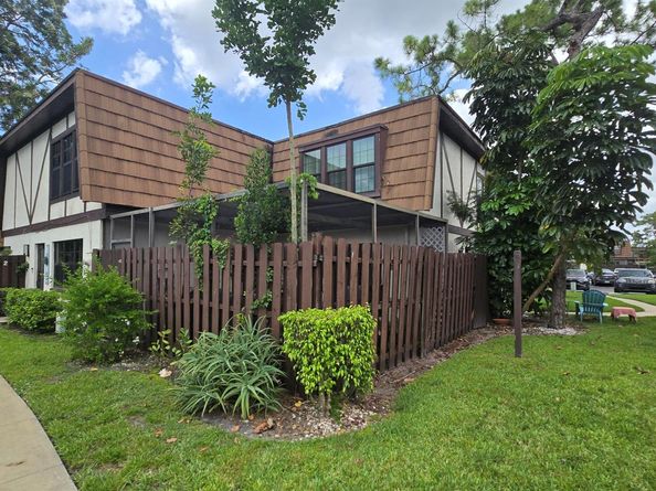 102 Weybridge Circle D, Royal Palm Beach FL 33411