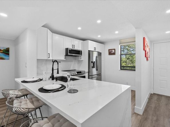 2908 S Carambola Circle 301, Coconut Creek FL 33066