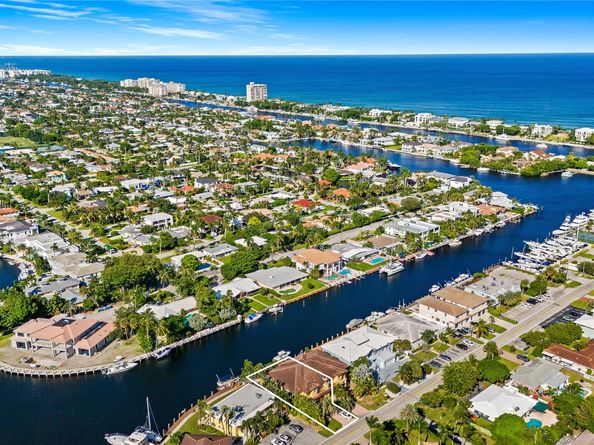 2637 NE 28th Ct, Lighthouse Point FL 33064