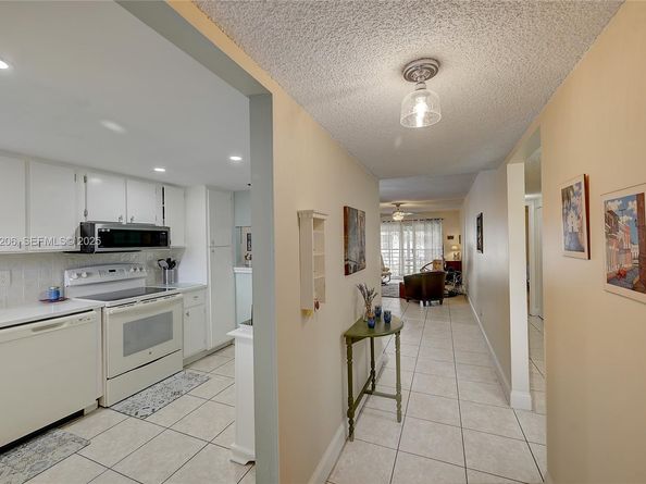 3186 Via Poinciana 203 203, Lake Worth FL 33467