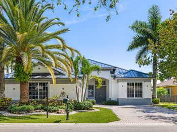 6916 NW 113th Avenue