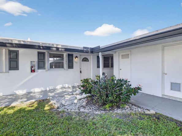 100 Leisure Lake Circle 102, Boynton Beach FL 33426