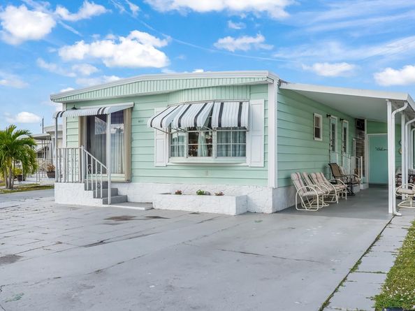 8517 SW 16th Pl, Davie FL 33324