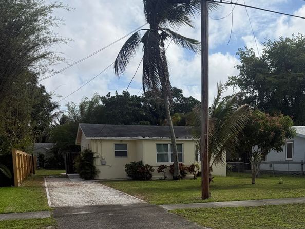 4596 Old Military Trail, West Palm Beach FL 33417