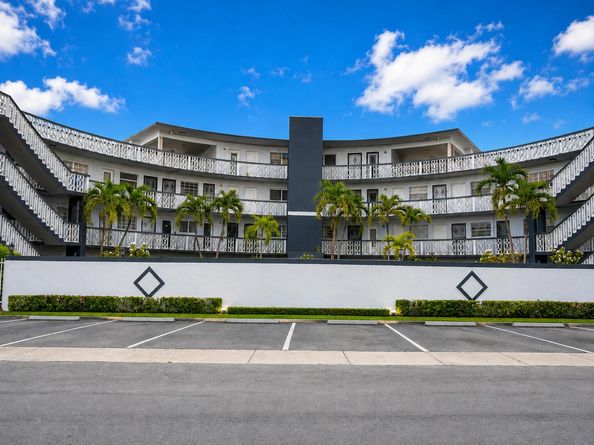 11 SW 52nd Avenue 7b, Miami FL 33134