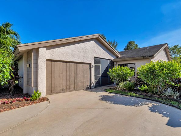 2260 Seagrape Cir, Coconut Creek FL 33066