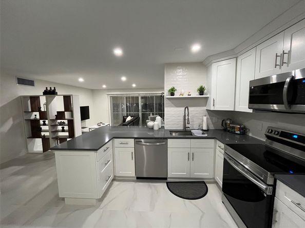 1425 Atlantic Shores Blvd 101, Hallandale Beach FL 33009