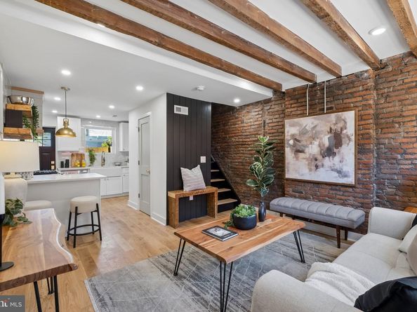 924 Cantrell Street, Philadelphia PA 19148