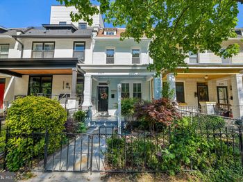 2119 3rd Street NE