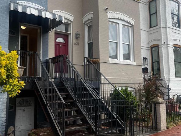 633 10TH Street NE, Washington DC 20002